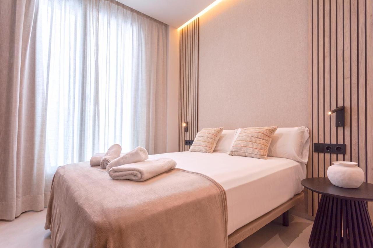 Magnificent Renovated 2Bd 2Bth Duplex With Terrace - City Centre Málaga Buitenkant foto